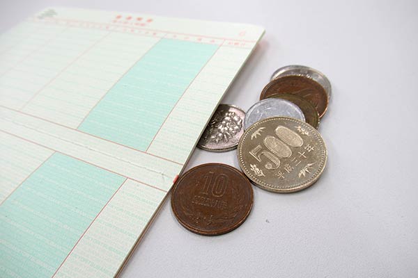 お金と通帳
