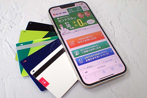 スマホとローンカード