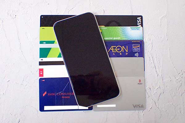 カードローンとクレジットカードとスマホ